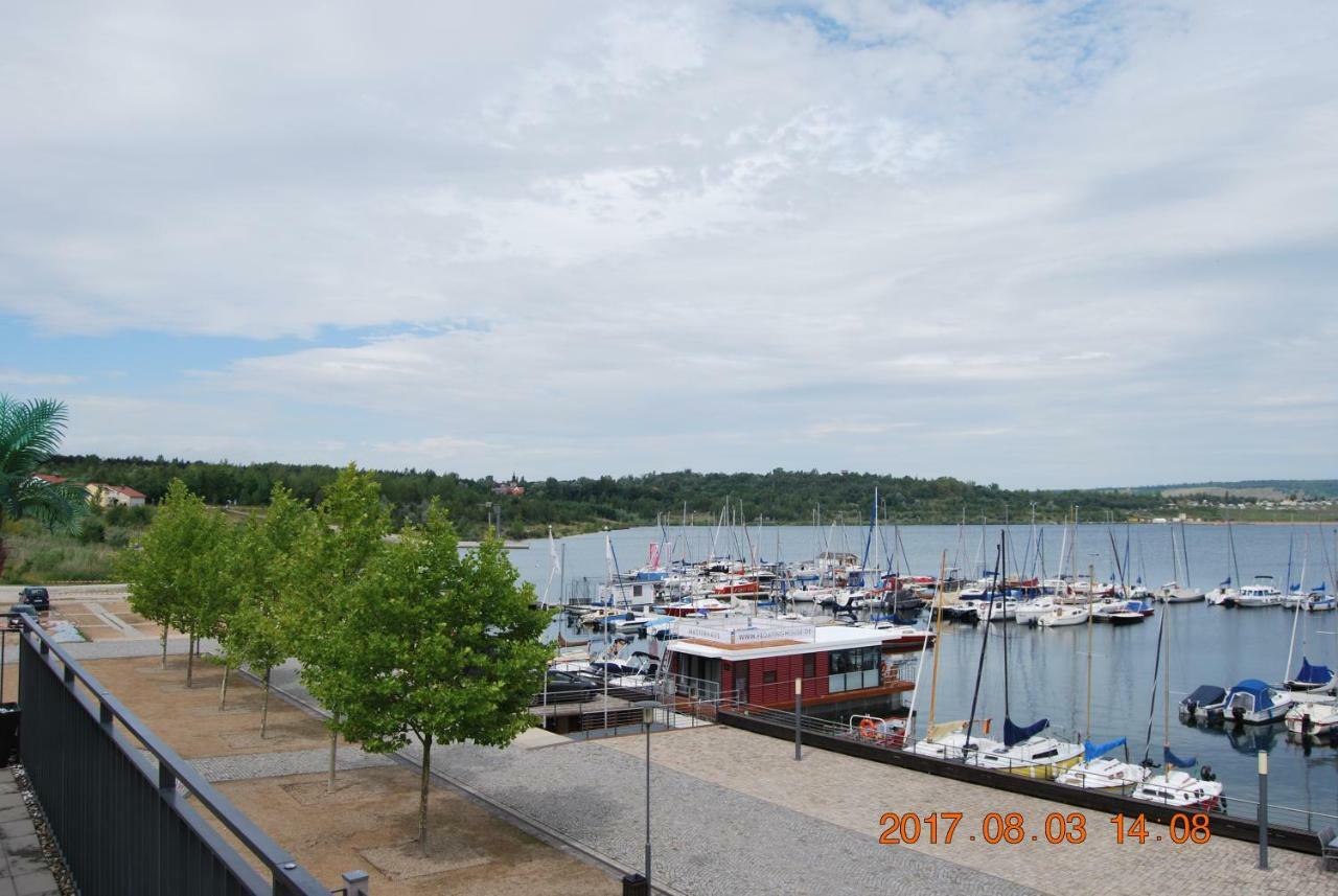 Hausboote und Ferienhäuser Marina Mücheln Mucheln Exterior foto