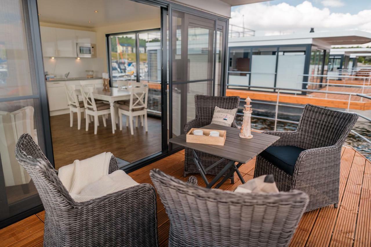 Hausboote und Ferienhäuser Marina Mücheln Mucheln Exterior foto