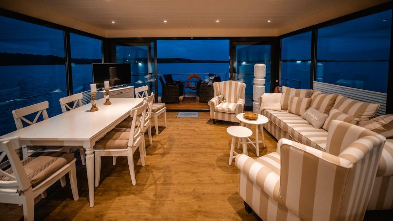 Hausboote und Ferienhäuser Marina Mücheln Mucheln Exterior foto