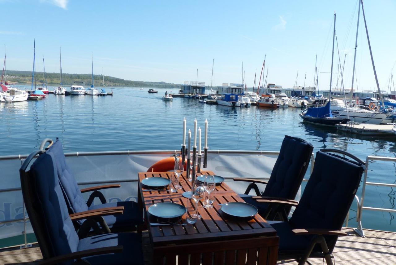 Hausboote und Ferienhäuser Marina Mücheln Mucheln Exterior foto