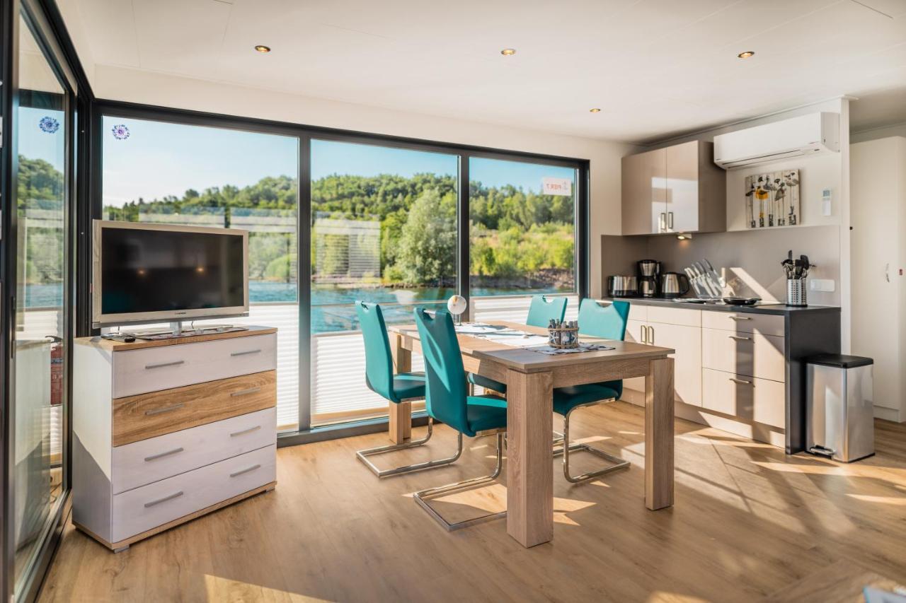 Hausboote und Ferienhäuser Marina Mücheln Mucheln Exterior foto