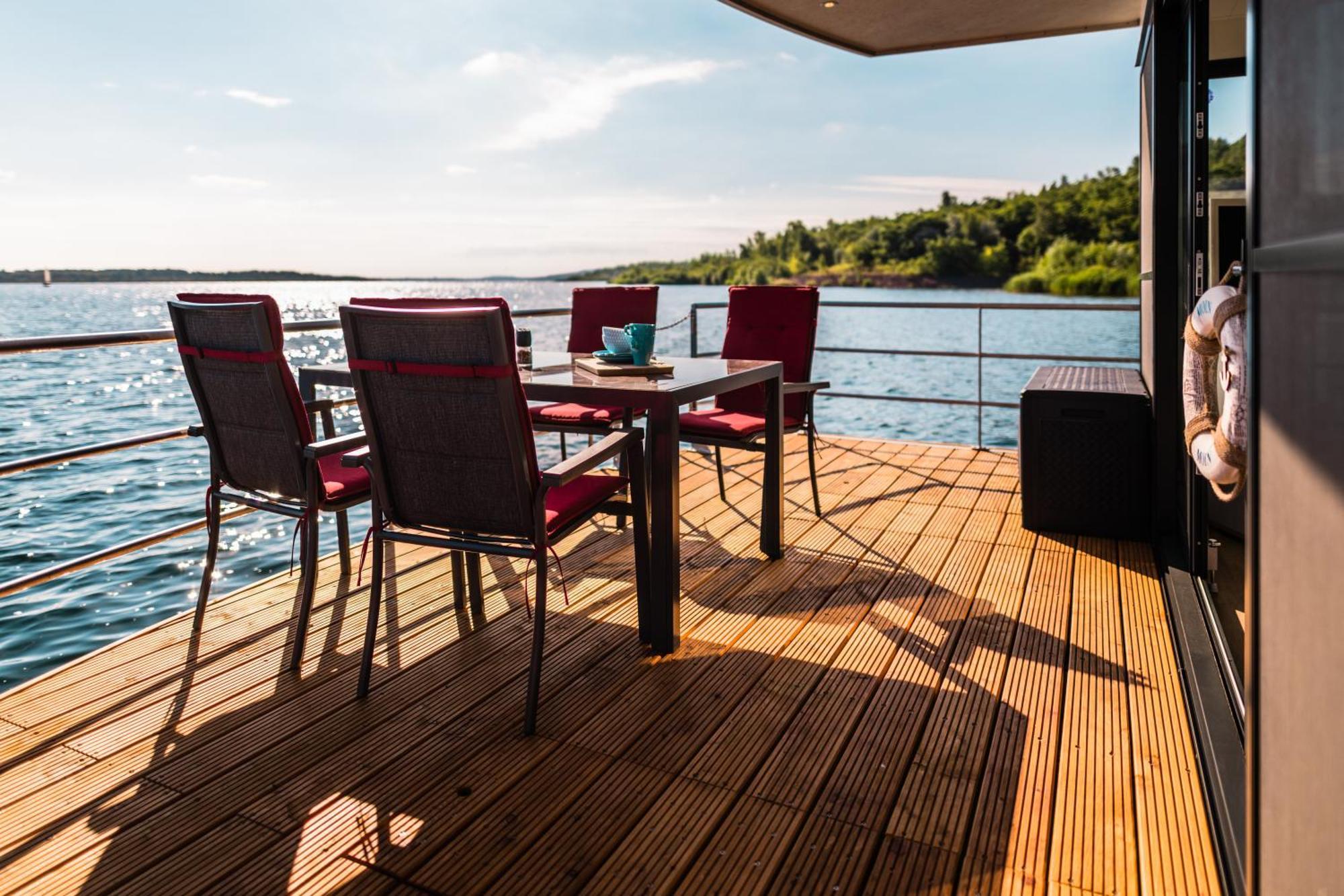 Hausboote und Ferienhäuser Marina Mücheln Mucheln Exterior foto