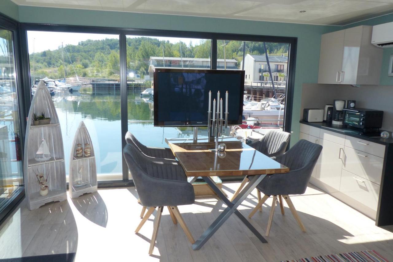 Hausboote und Ferienhäuser Marina Mücheln Mucheln Exterior foto